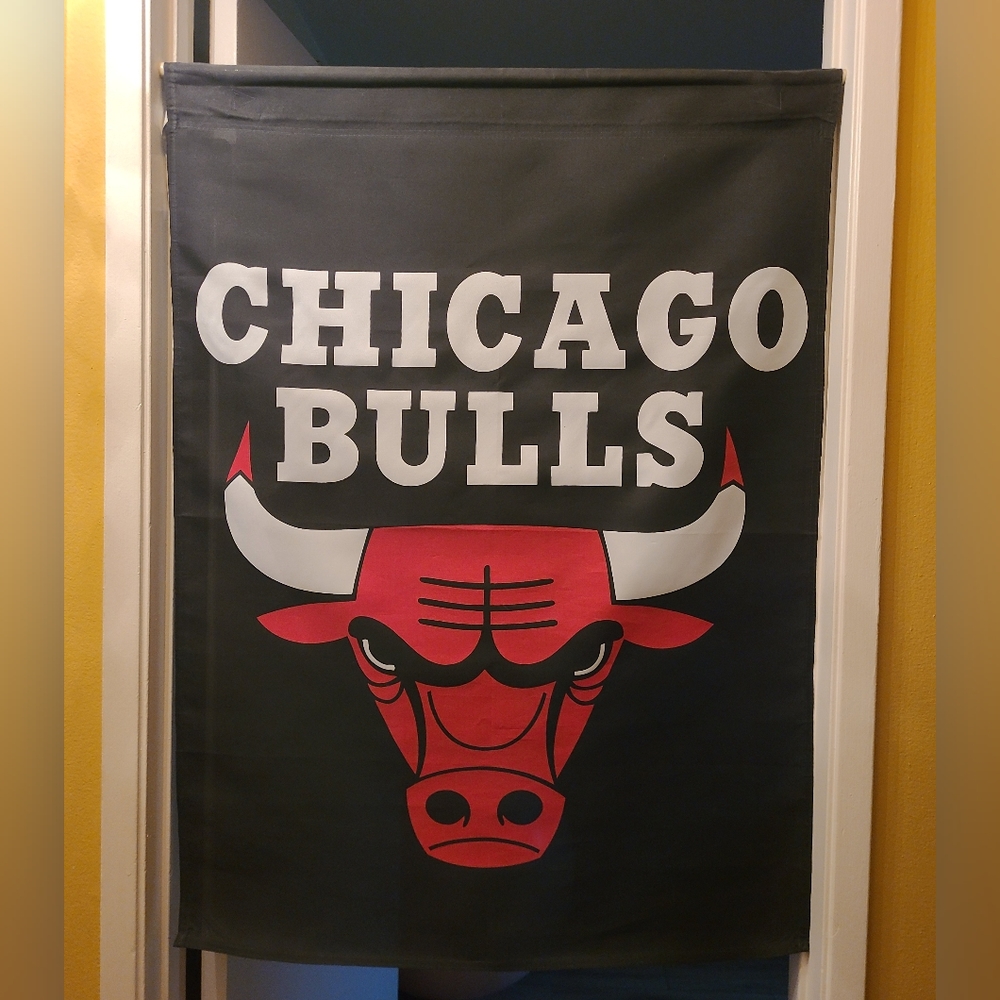 NBA Official Vintage 1995 Chicago Bulls Flag with adjustable width tension rod